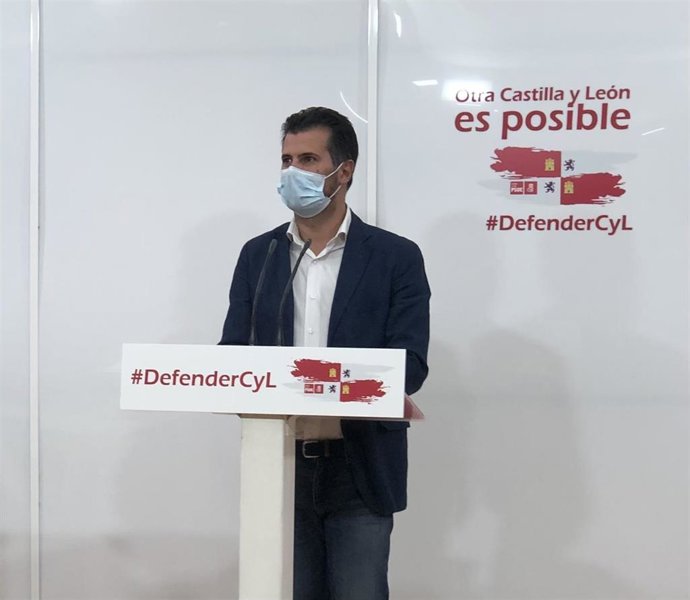 El secretario general del PSOECyL, Luis Tudanca, en rueda de prensa.