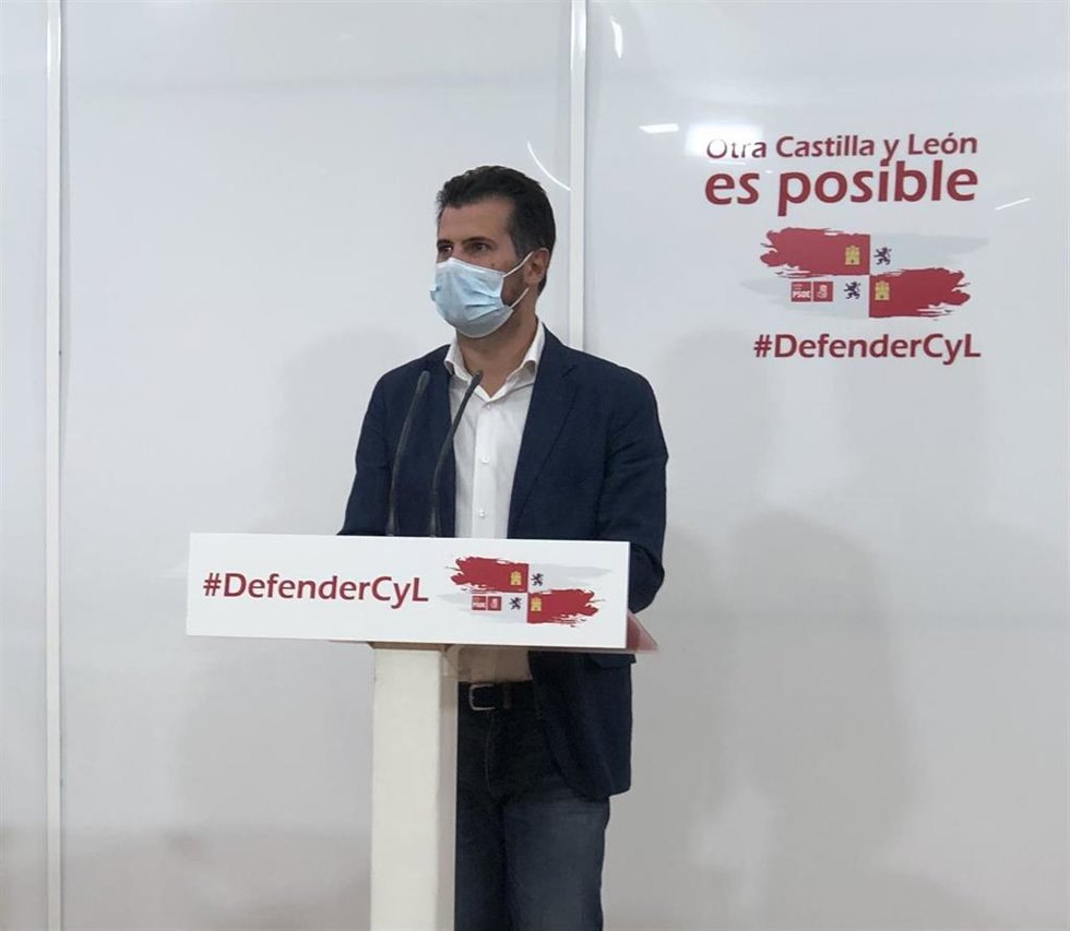 El secretario general del PSOECyL, Luis Tudanca, en rueda de prensa.