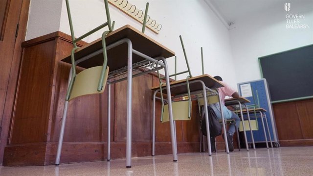 Archivo - IES Ramon Llull de Palma, el primer día de clases del curso 2020-2021.