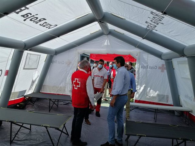 Carlos Mazón con el presidente del Comité Provincial de Cruz Roja Española en Alicante, Francisco Galvañ