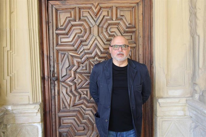 Licenciado en Prehistoria e Historia por la Universidad de Barcelona (UB) y consultor de patrimonio y turismo cultural por la Fundación Centro Europeo del Patrimonio, Manel Miró.