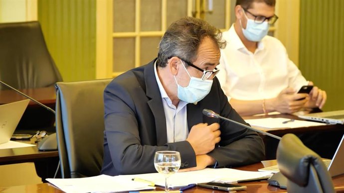 El diputado de Cs Juan Manuel Gómez en la comisión en el Parlament.