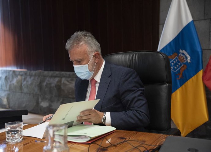 Archivo - Cvirus.- Torres dice que Canarias va a seguir los criterios de Salud Pública "desde el primer momento y hasta el último"