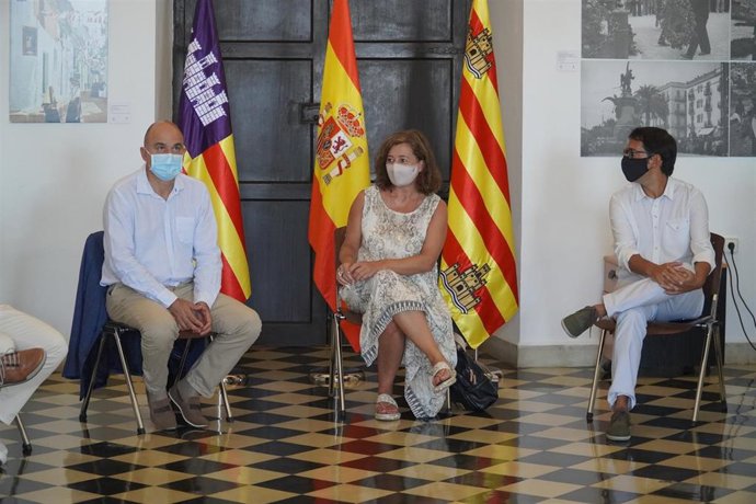 Armengol pide un "esfuerzo compartido" para poder alargar la temporada que ha calificado como "muy buena".