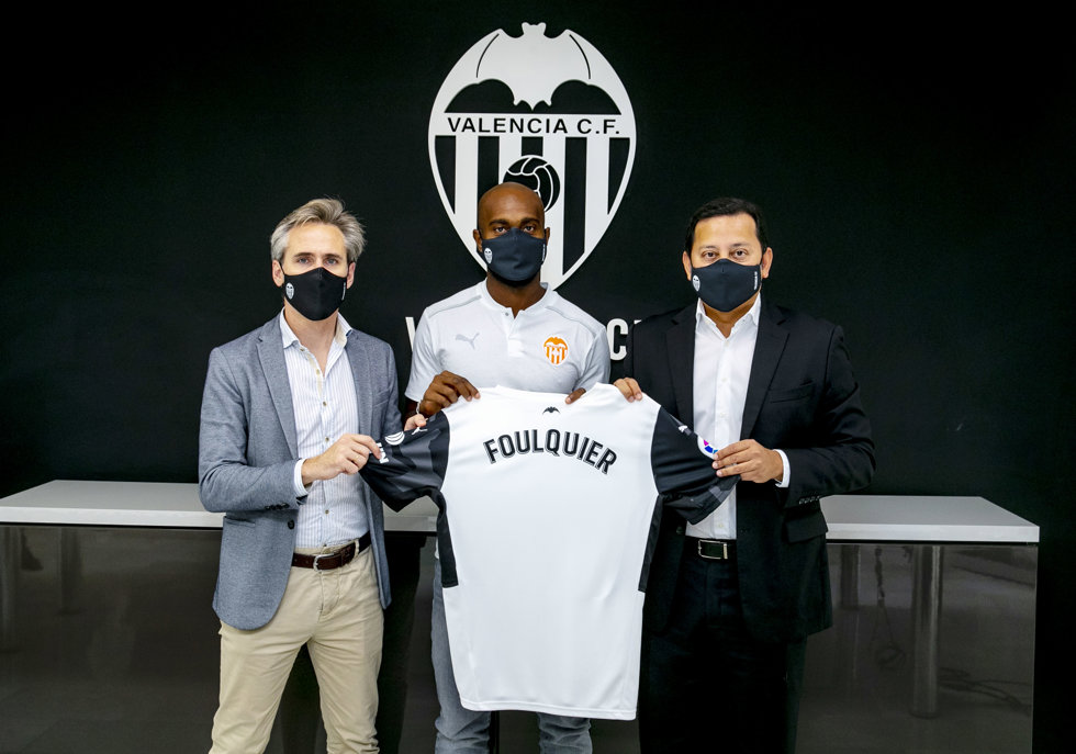 El jugador de Guadalupe Dimitri Foulquier llega al Valencia CF procedente del Granada CF