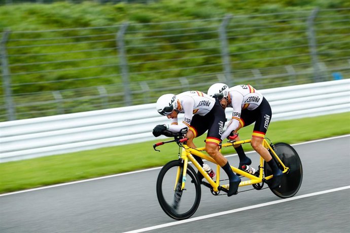 Christian Venge y Noel Martín durante la crono de tandems de los Juegos Paralímpicos de Tokio