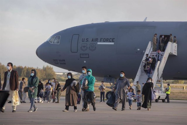 Llegada de afganos a la Base Naval de Rota.