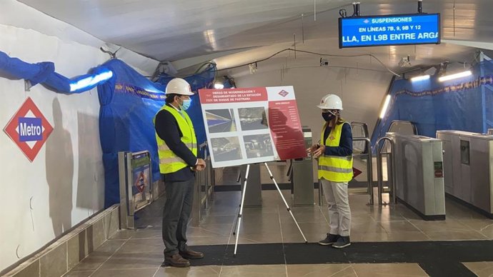 El consejero de Transportes e Infraestructuras de la Comunidad de Madrid, David Pérez, visita las obras de modernización y mejora de la estación de Duque de Pastrana de Metro
