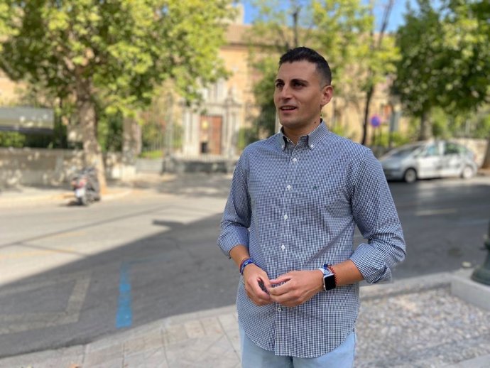 Granada.- El PP defiende que los universitarios pagan menos tasas con Moreno y resalta el trabajo de la UGR