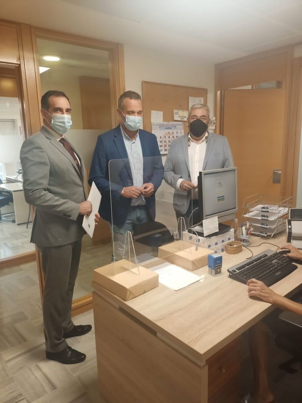 Los portavoces parlamentarios Francisco Álvarez, Joaquín Segado y Juan José Liarte han presentado la Proposición de Ley de modificación de la Ley de recuperación y protección del Mar Menor