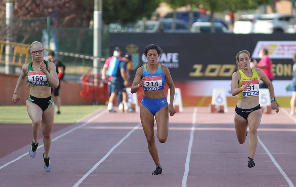 Archivo - Adiaratou Iglesias Forneiro, Blanca Penuelas Bueno and Angeles Tarancon Abad compete in semifinals of 100 meters during the 100th Spanish Athletics Championship at Juan de la Cierva Municipal Sports Center on September 12, 2020 in Getafe, Madr
