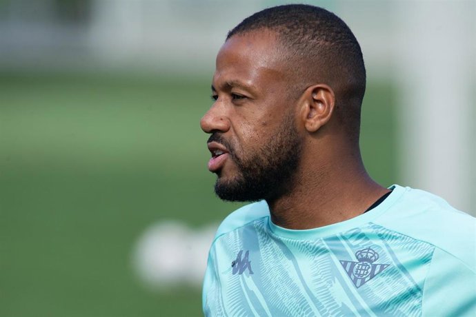 Archivo - Sidnei Rechel entrenando con el Betis