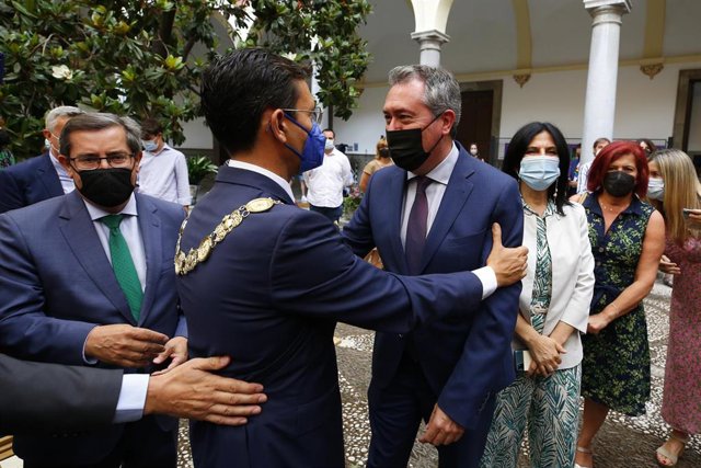 Archivo - Pleno del Ayuntamiento de Granada para la elección del nuevo alcalde de la ciudad, Francisco Cuenca del PSOE