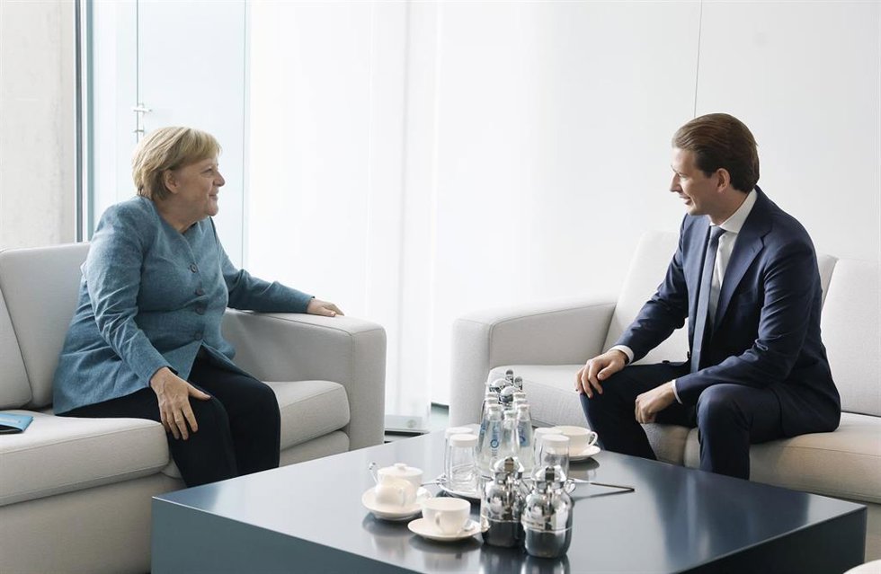 Angela Merkel y Sebastian Kurz, reunidos en Berlín