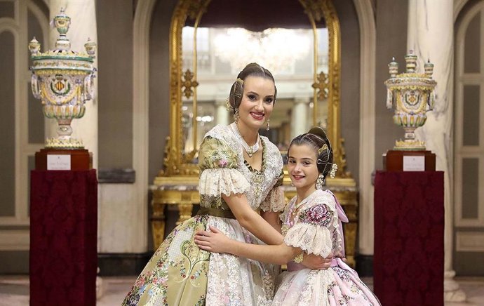 Las Falleras Mayores de Valncia, Consuelo Llobell y Carla García.