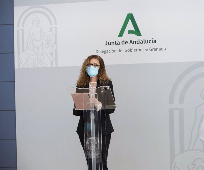 Archivo - La delegada de Educación y Deporte de la Junta en Granada, Ana Berrocal, en imagen de archivo