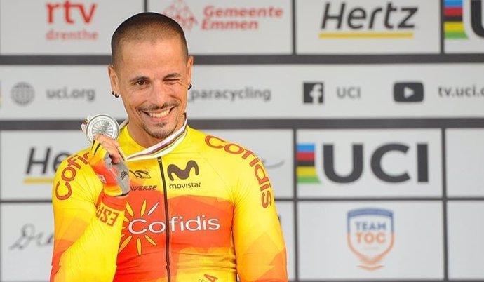 Archivo - Sergio Garrote celebra una medalla de plata en el Mundial de ciclismo adaptado