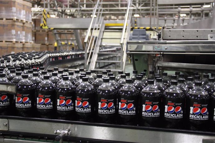 Pepsi dará una segunda vidad a 12,3 millones de botellas de plástico anualmente