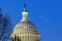 Biden promulga una ley para ayudar a los ciudadanos que regresen de Afganistán