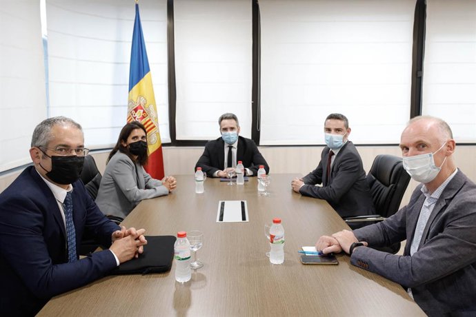 Reunió del ministre de Finances d'Andorra, Eric Jover, i del secretari d'Estat d'Assumptes Financers Internacionals, Marc Ballest, amb el Banc de Desenvolupament del Consell Europeu (CEB).