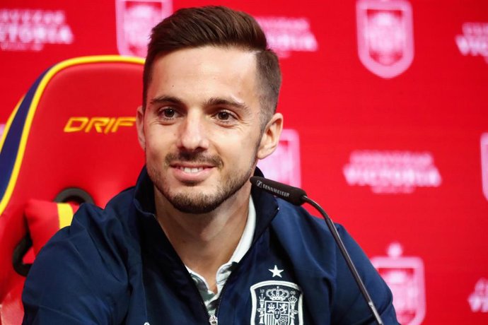 Archivo - Pablo Sarabia atiende a los medios con la selección española