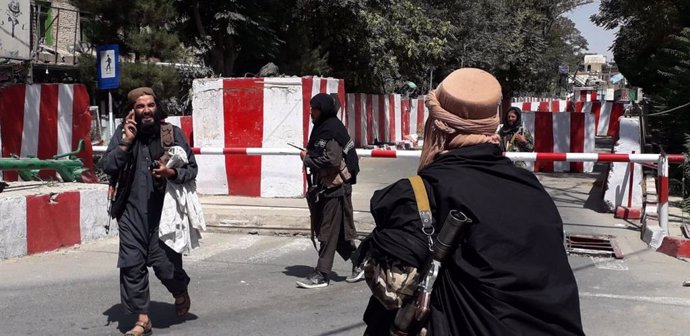 Miembros de los talibán tras la toma de la ciudad de Ghazni, capital de la provincia homónima, en el este de Afganistán