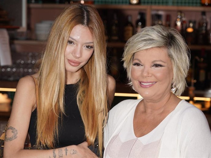 ALEJANDRA RUBIO Y TERELU CAMPOS