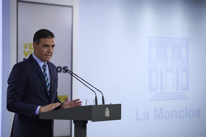 El presidente del Gobierno, Pedro Sánchez, comparece en rueda de prensa para dar cuenta de los asuntos tratados en la reunión del Grupo de Trabajo Interministerial, en La Moncloa, a 27 de agosto de 2021, en Madrid (España). Durante su intervención el je
