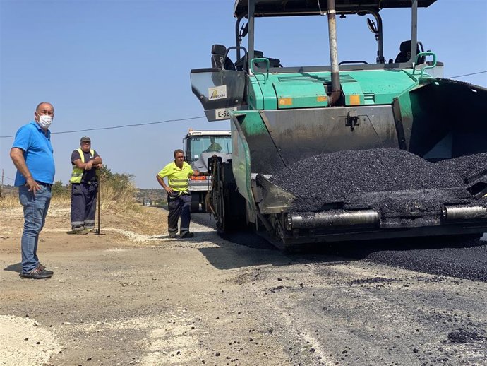 Obras en una carretera en la provincia de Segovia.