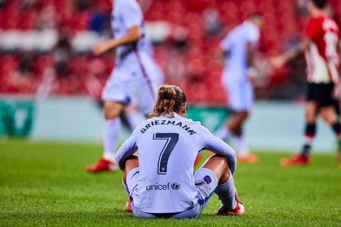 Antoine Griezmann of FC Barcelona laments during the Spanish league, La Liga Santander, football match played between Athletic Club and FC Barcelona at San Mames stadium on August 21, 2021 in Bilbao, Spain.