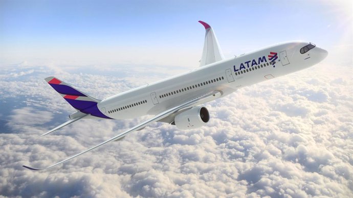 Avión De LATAM