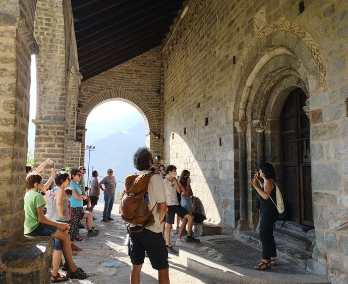 Iglesia de la Nativitat de Durro.