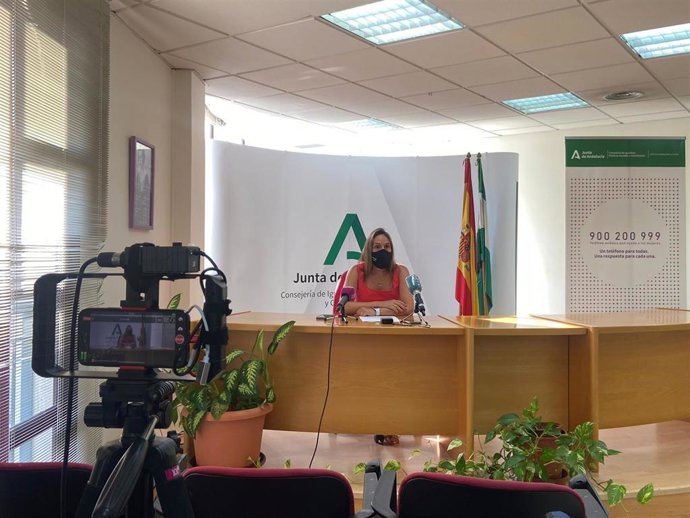 María Dolores FernándezTrinidad, delegada territorial de Igualdad, Políticas Sociales y Conciliación en Málaga, en rueda de prensa