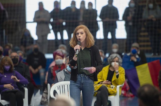 Archivo - Imagen de archivo de la secretaria de Organización de Podemos, Lilith Verstrynge, durante un acto del partido en el Polideportivo municipal Cerro Buenavista de Getafe,  a 27 de abril de 2021, en Madrid (España). 