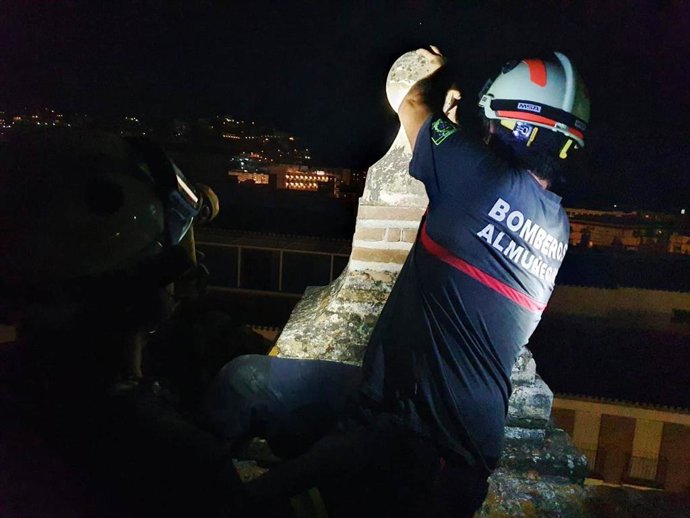 Retirada de elementos ornamentales de la iglesia de la Encarnación