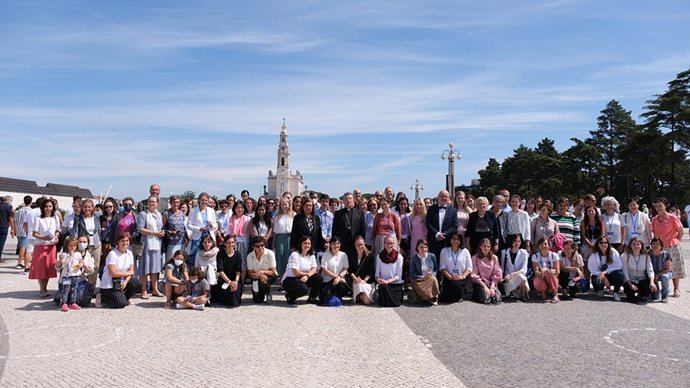 Miembros de la Universidad Católica de Ávila (UCAV) han participado en la peregrinación a Fátima organizada por el Instituto Secular Cruzadas de Santa María para jóvenes de la Milicia de Santa María.