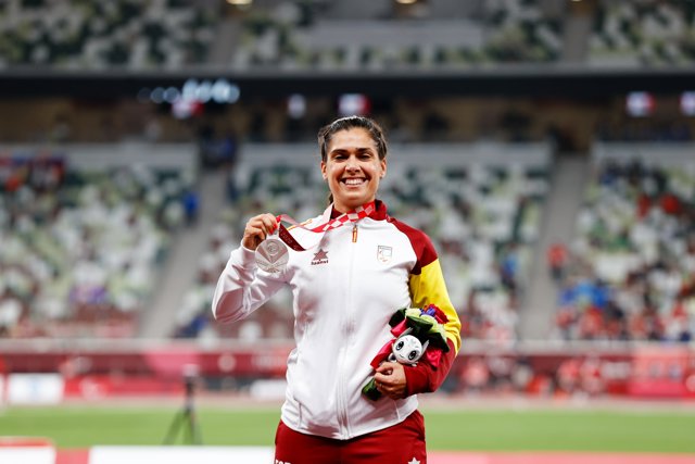 Míriam Martínez con su plata del lanzamiento de peso de la clase F36 de los Juegos Paralímpicos de Tokio