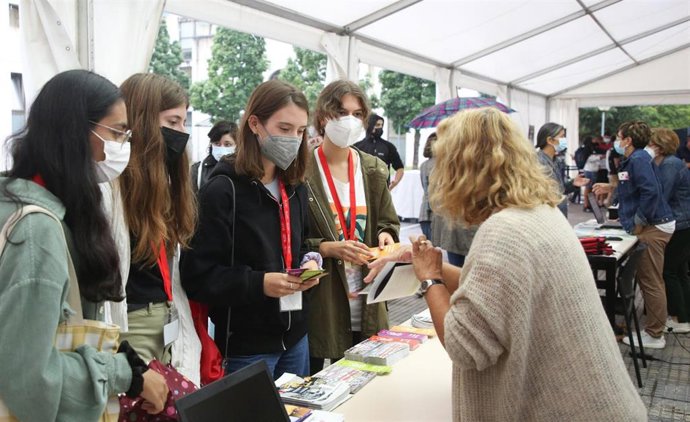 Estudiantes en la Jornada de Bienvenida de la UPNA.