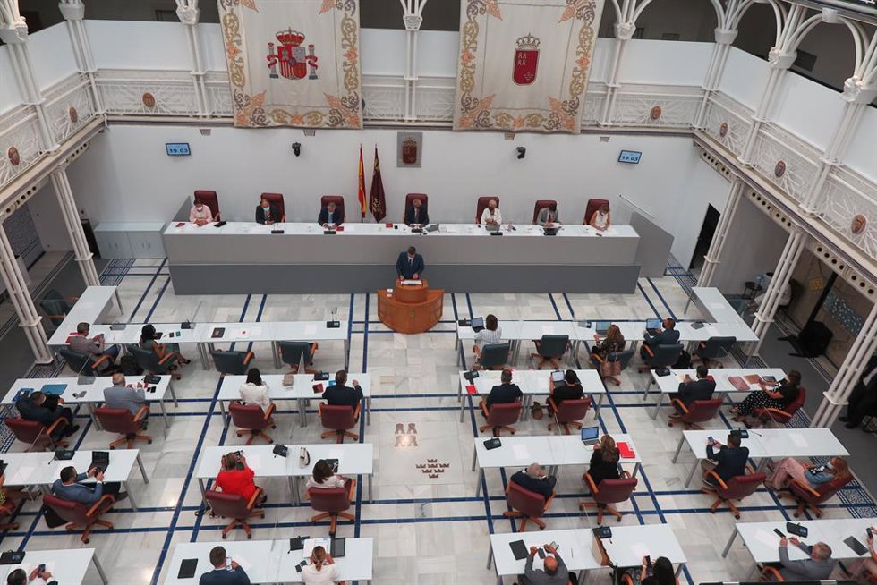 El consejero de Agua, Agricultura, Ganadería, Pesca y Medio Ambiente, Antonio Luengo, comparece en la Asamblea Regional para informar sobre la situación del Mar Menor