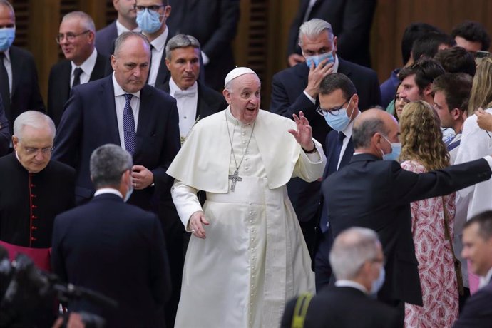 01 September 2021, Vatican, Vatican City: Pope Francis arrives for his his Wednesday General Audience in Paul VI Hall at the Vatican. e Photo: Evandro Inetti/ZUMA Press Wire/dpa