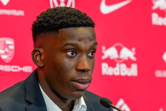 01 September 2021, Saxony, Leipzig: Lepzig's new signing Ilaix Moriba attends a press conference at the club. Photo: Peter Endig/dpa-Zentralbild/ZB