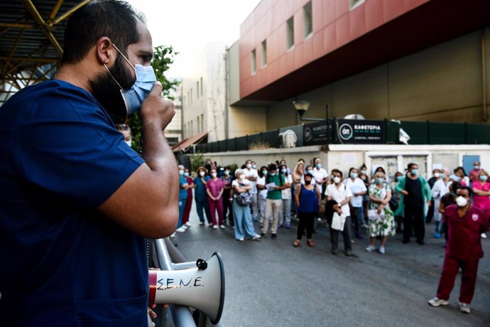 01 September 2021, Greece, Athens: Heath workers protest outside of the hospitals against the government's decision making vaccination against COVID-19 mandatory for all health care workers in the public and private sector. Photo: -/Eurokinissi via ZUMA