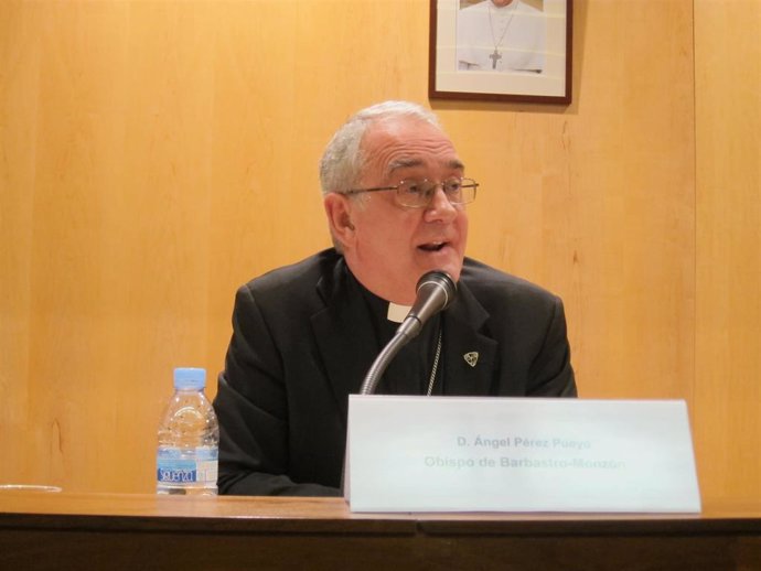 Archivo - Foto de archivo del obispo de la Diócesis de Barbastro-Monzón, monseñor Ángel Pérez Pueyo.