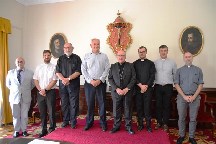 Acto del nombramiento de Juan Pedro Virella Sánchez como nuevo ecónomo de la Diócesis de Huelva.