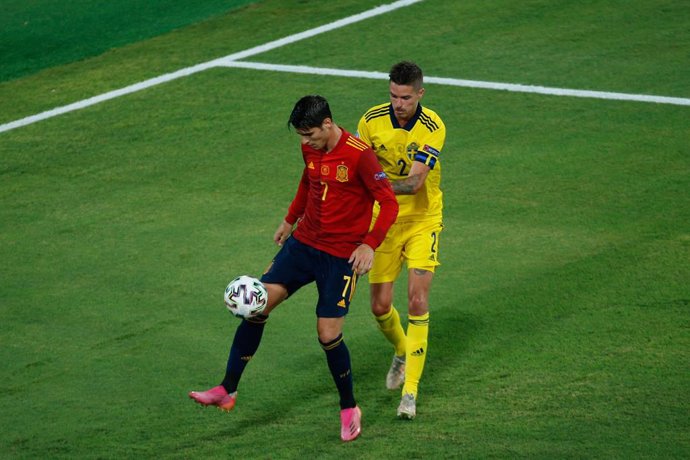 Archivo - Alvaro Morata of Spain in action during the UEFA EURO 2020 Group E football match between Spain and Sweden at La Cartuja stadium on June 14, 2021 in Seville, Spain.
