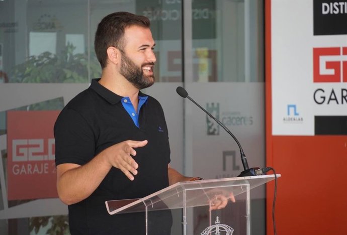 El alcalde de Cáceres, Luis Salaya, en una rueda de prensa