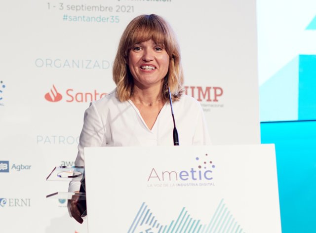 La ministra de Educación y Formación Profesional, Pilar Alegría, en el 35 Encuentro de Economía Digital y Telecomunicaciones organizado por Ametic