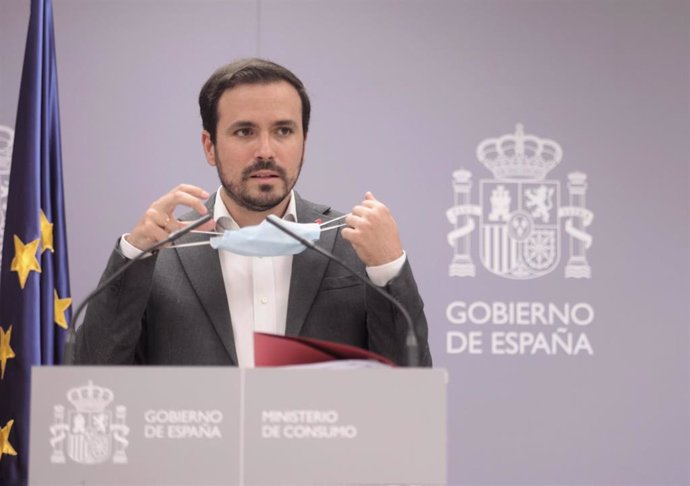Archivo - El ministro de Consumo, Alberto Garzón, ofrece una rueda de prensa, después de una reunión con asociaciones de respeto al medio ambiente en la sede de su Ministerio, a 22 de julio de 2021, en Madrid (España). 