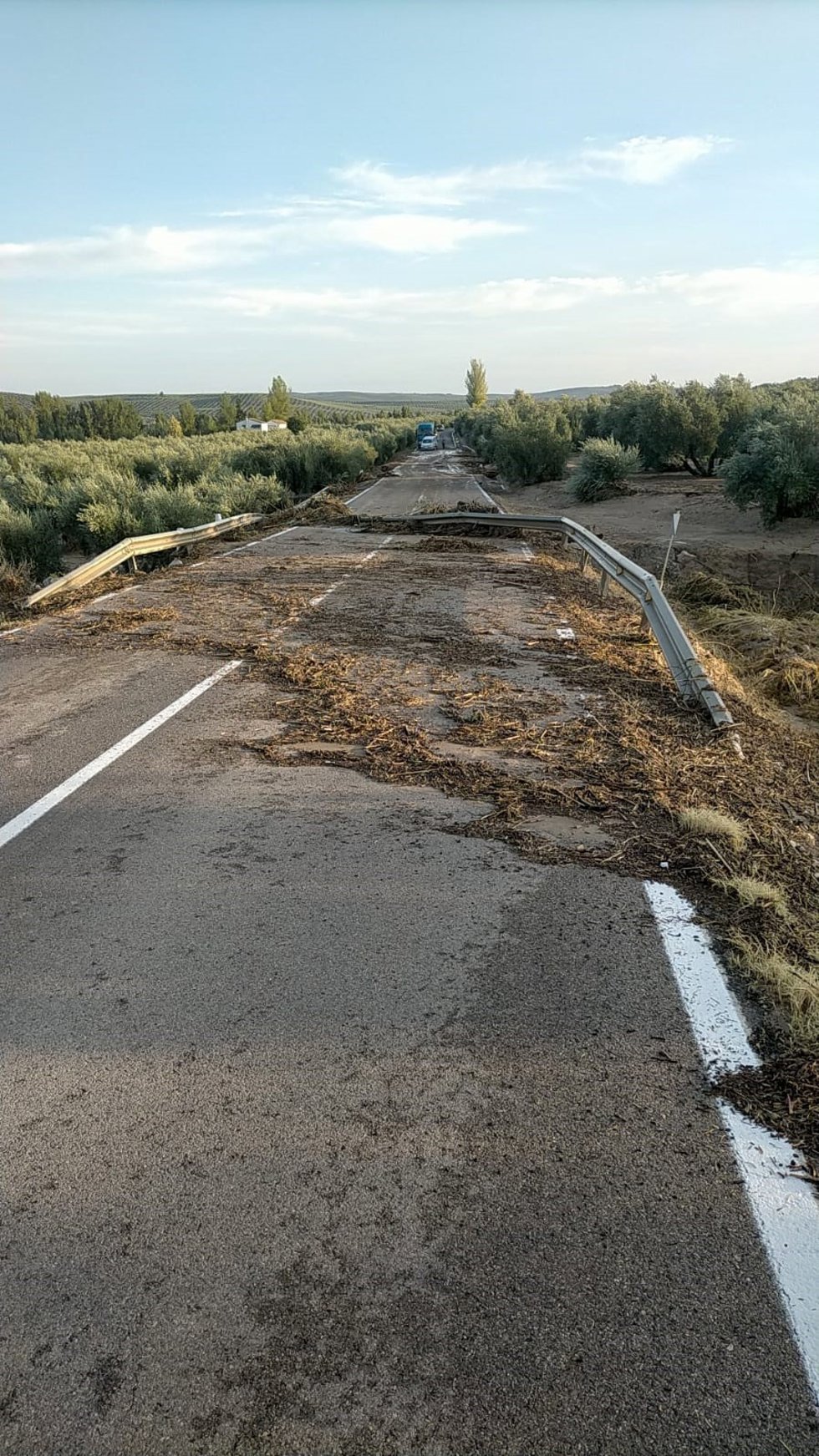 Estado de una de las carreteras afectadas por la tormenta.