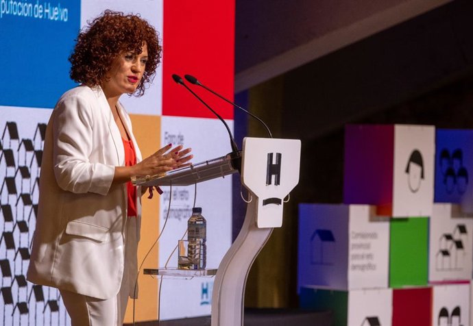 Archivo - La presidenta de la Diputación de Huelva, María Eugenia Limón, en una imagen de archivo.